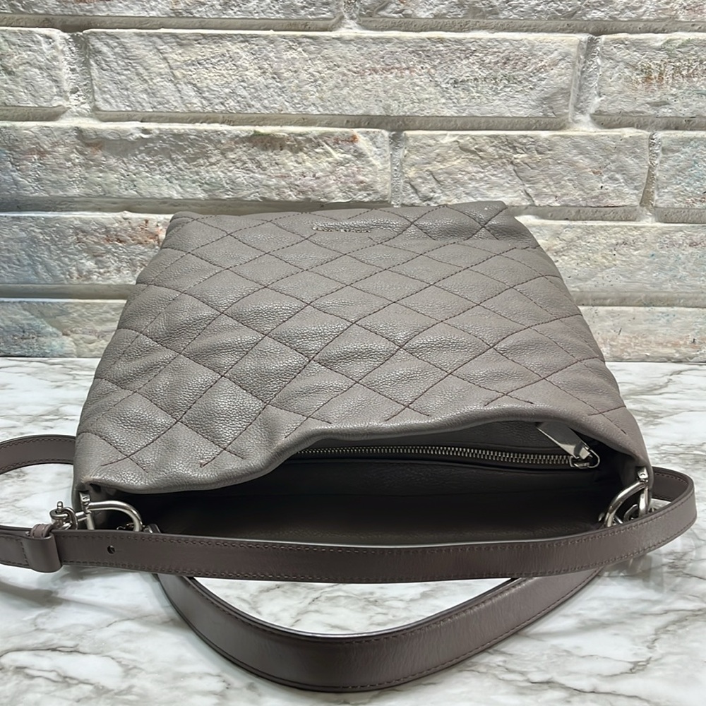MICHAEL KORS LONI 2 WAY QUILTED LARGE TOTE BAG WITH TAGS. - Picture 7 of 16